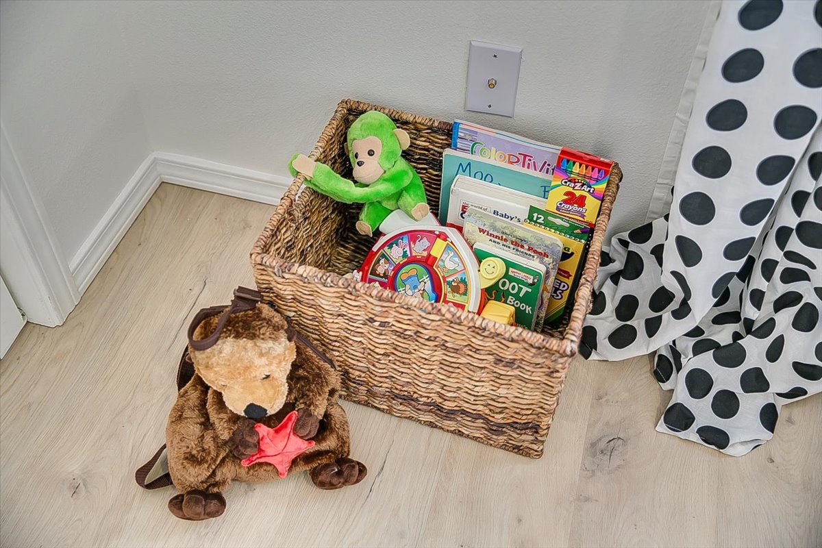 Your little ones will delight in this charming basket filled with books and cuddly toys for cozy bedtime stories.