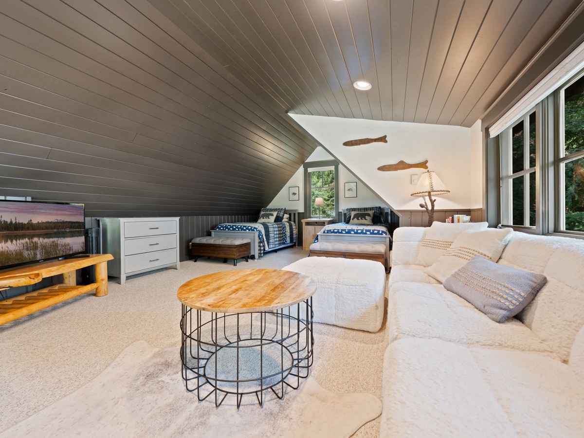 Two twins in the open loft/second bedroom