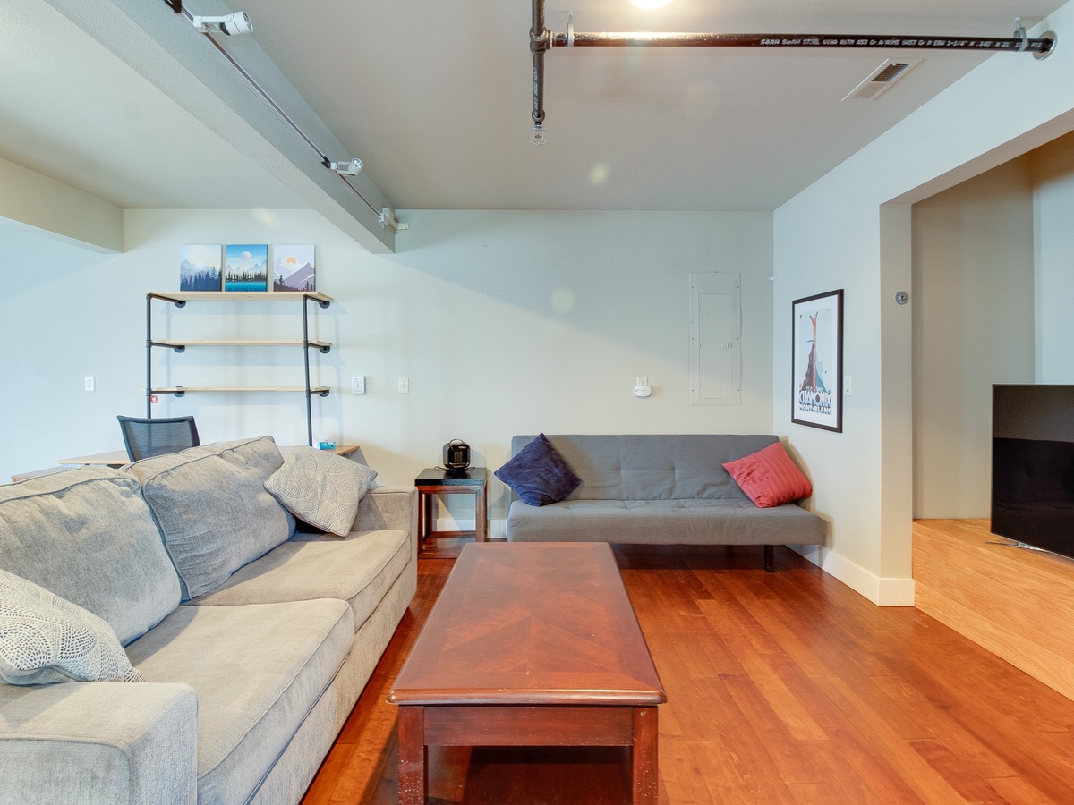 Sisters Retreat | Two Units, One Stay | Perfect for Groups | Photo 2