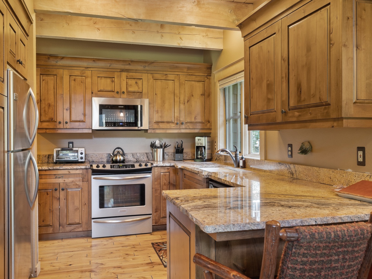 160-8700_230627_JILLROSELL Cabin 9