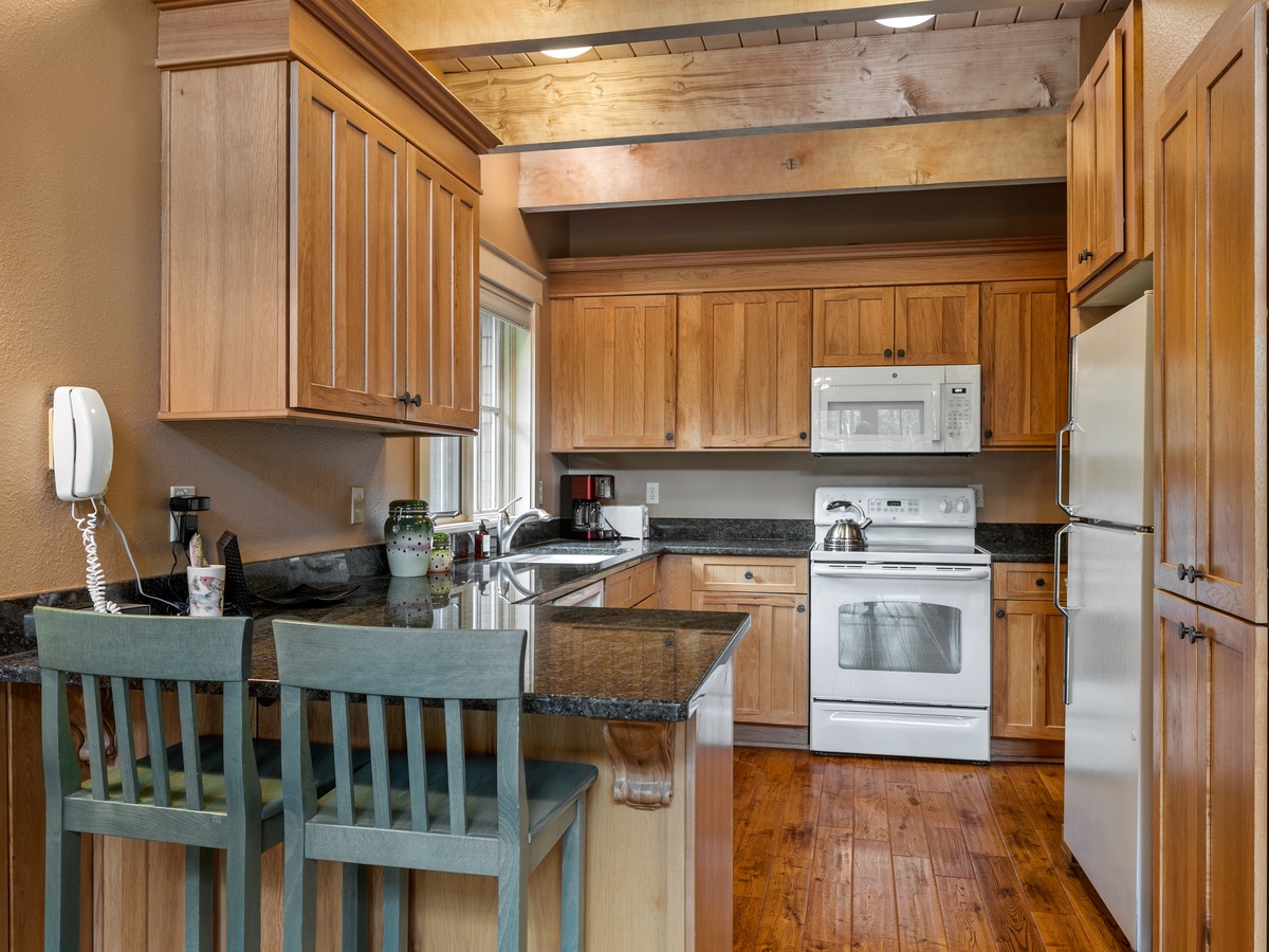 145-8904_230627_JILLROSELL Cabin 7