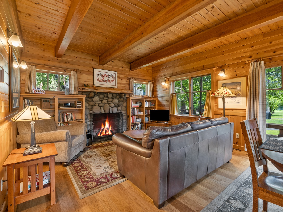 10-8820_230627_JILLROSELL Cabin 12