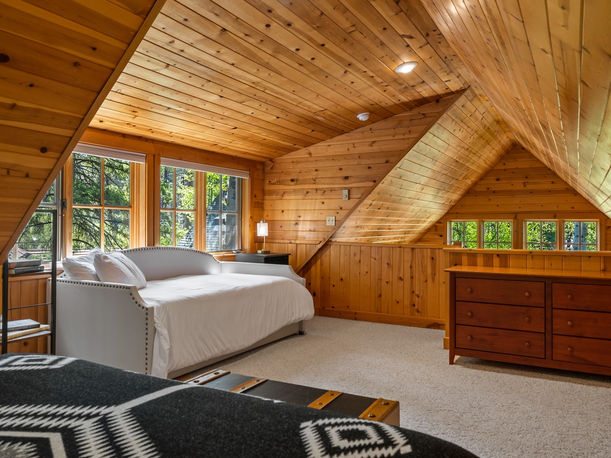 029-5753_230605_JILLROSELL CABIN 2