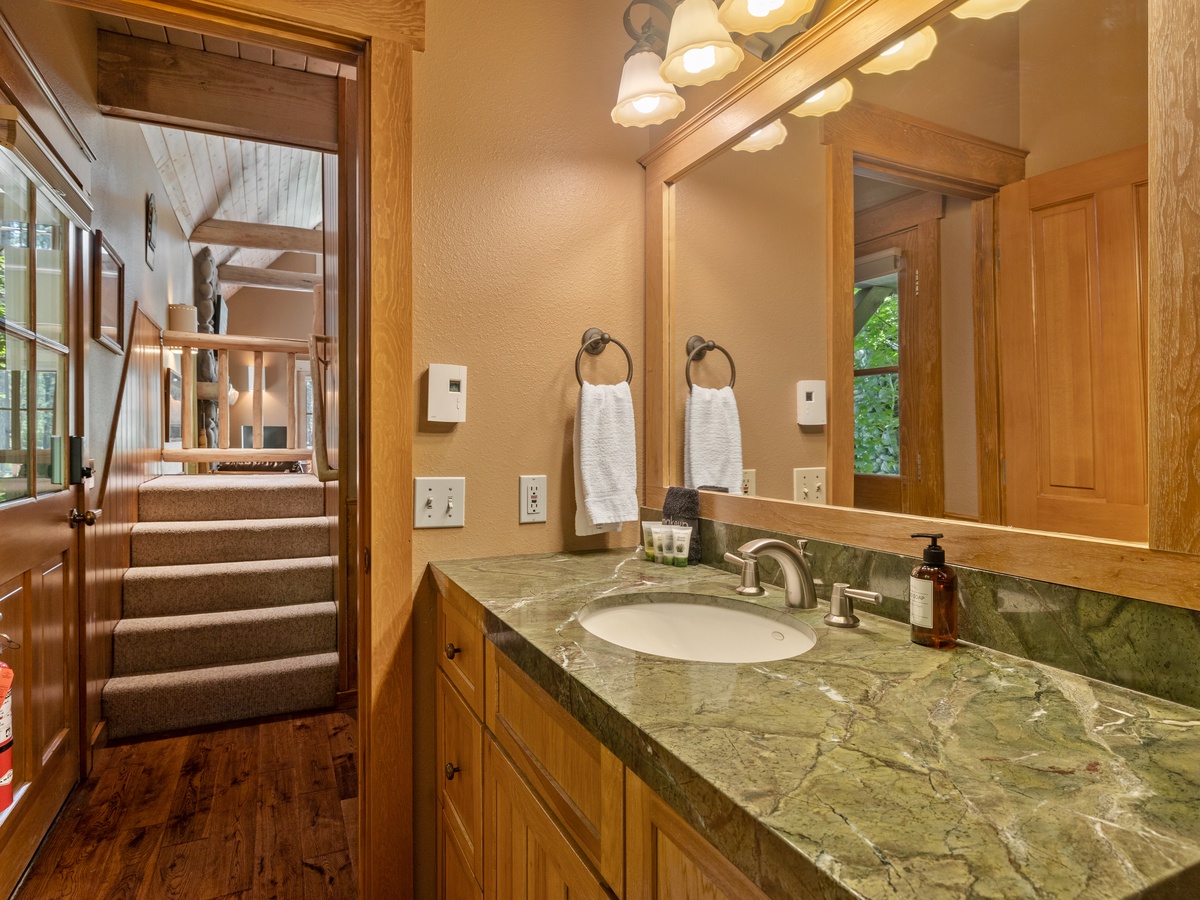 139-8886_230627_JILLROSELL Cabin 7