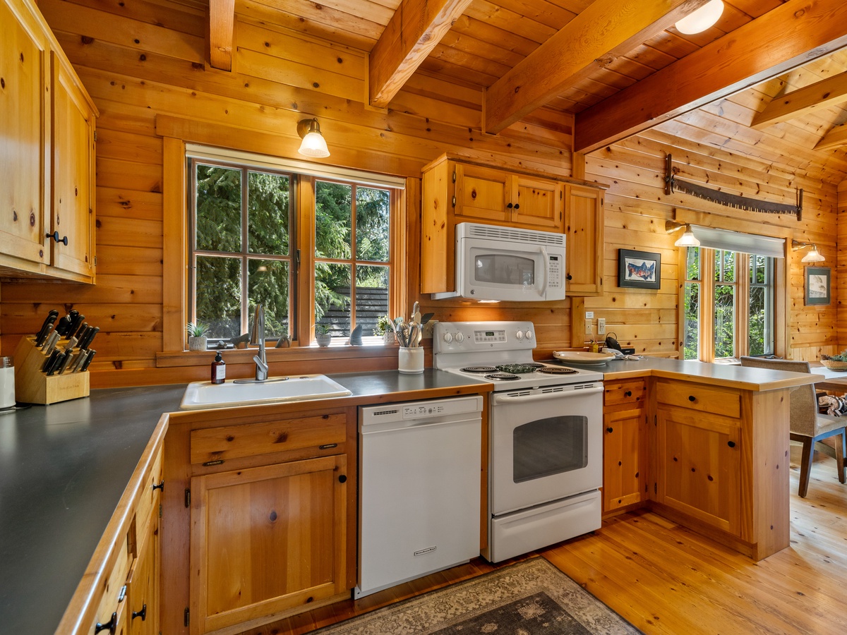 019-5726_230605_JILLROSELL CABIN 2