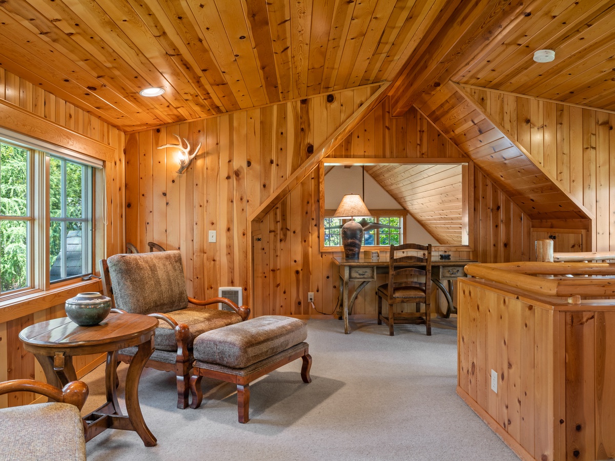 102-6037_230605_JILLROSELL CABIN 11