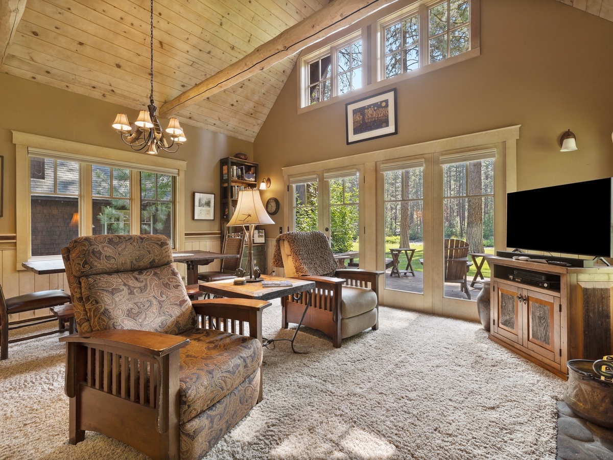 164-8706_230627_JILLROSELL Cabin 9