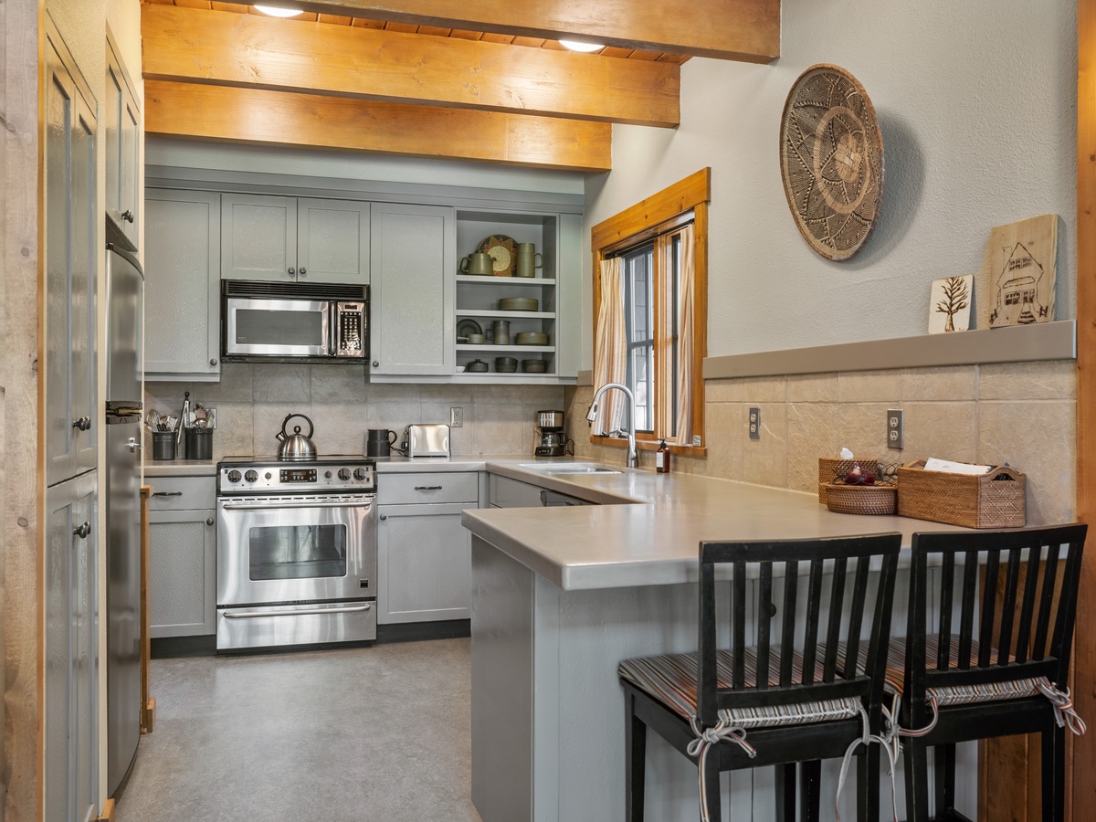 122-8649_230627_JILLROSELL Cabin 6