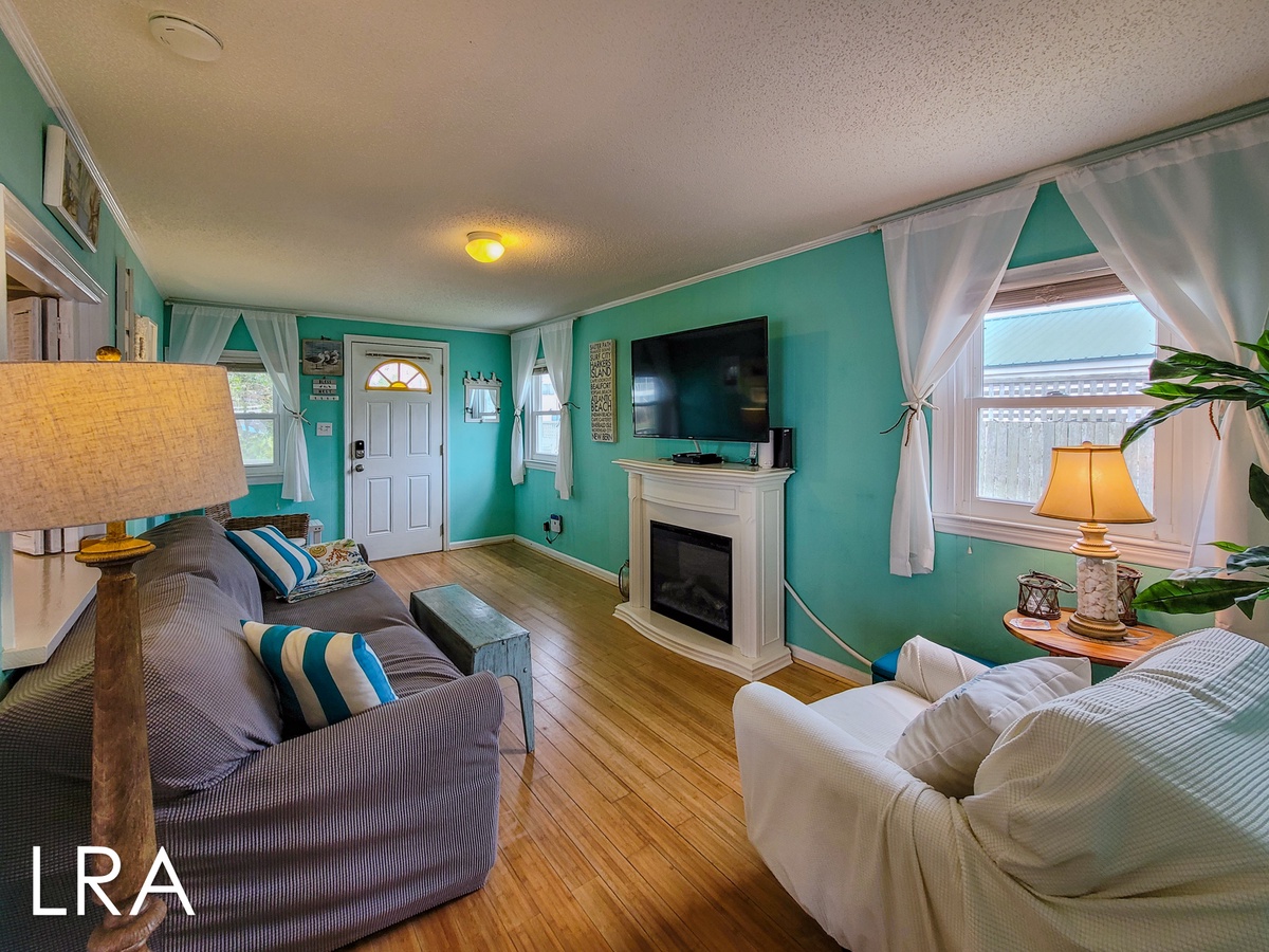 1005-A 1st St (The Cottage [Int Ext]) - watermarked-35