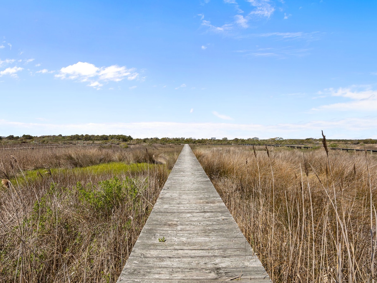 46-web-or-mls-3735 Island Dr. 106