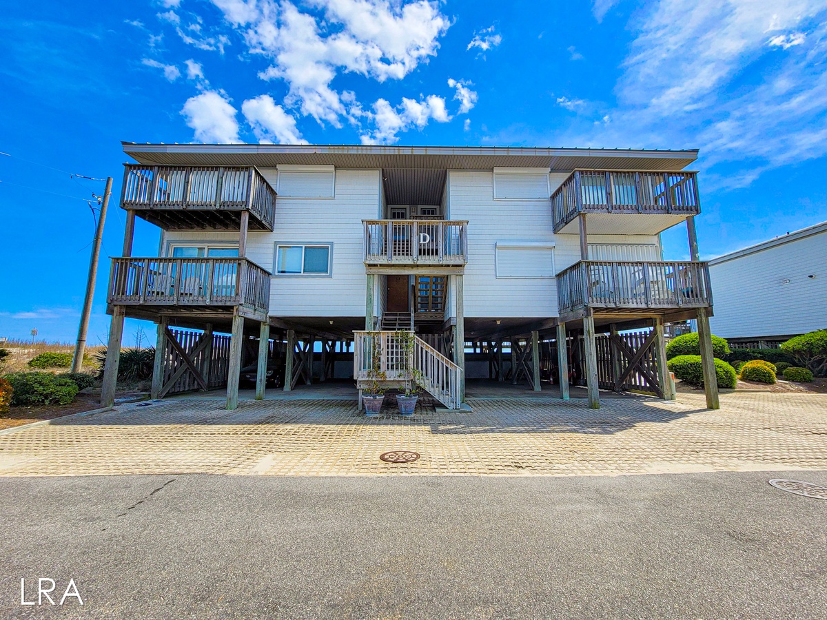 Queen&rsquo;s Grant D-113 - Vacation Rental in Topsail Beach,NC | Lewis 