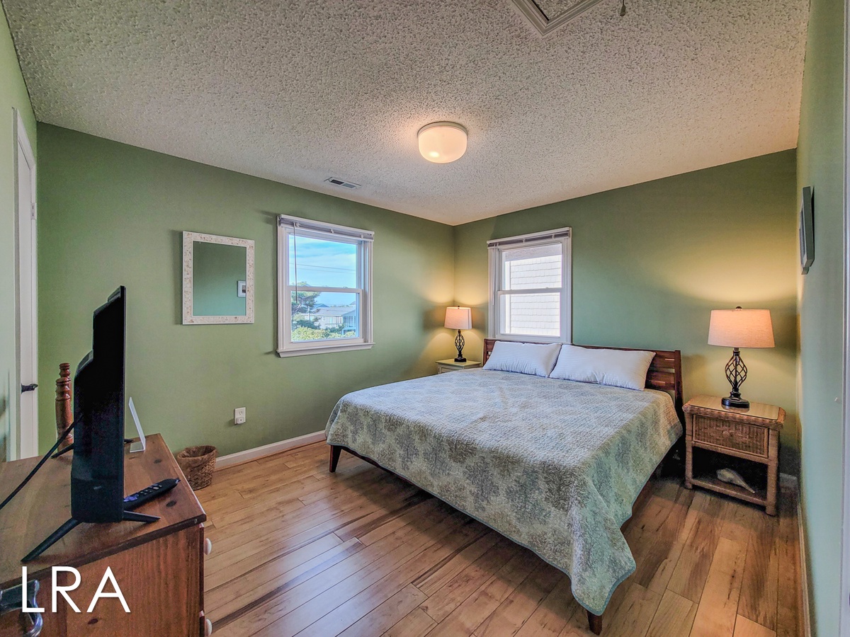 804 S Shore Dr (Beachy McBeach House [Int Ext Aerials]) - watermarked-18