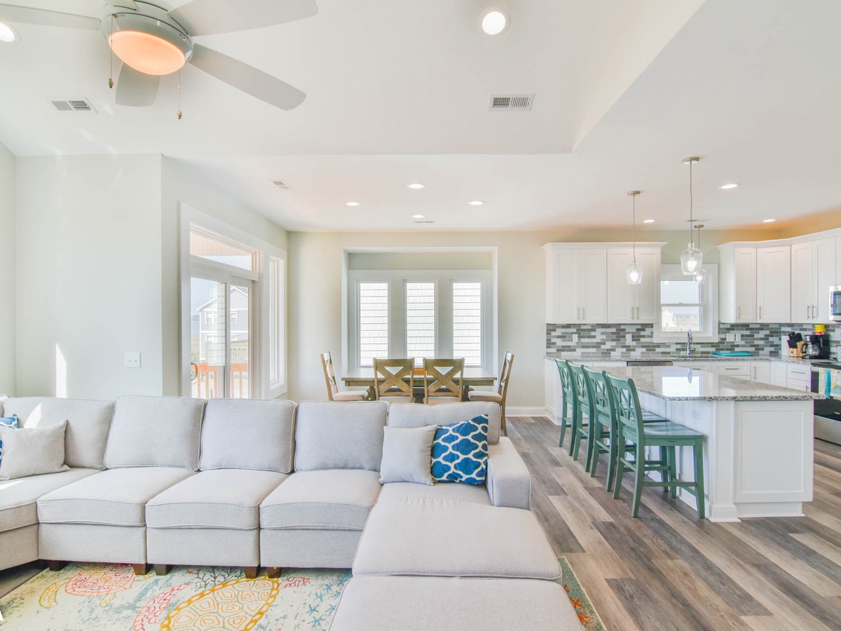 Living/Dining Area-08