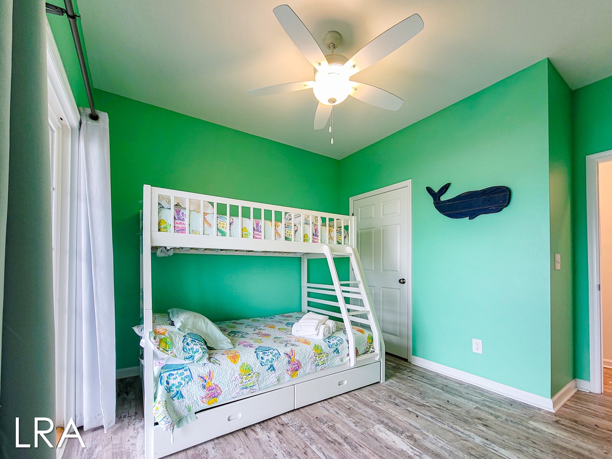 Bunk Bedroom Double/Twin-43