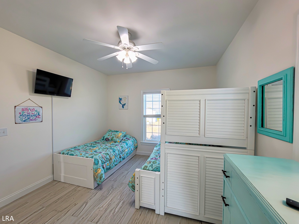 Twin, Twin over Double Bunk-39