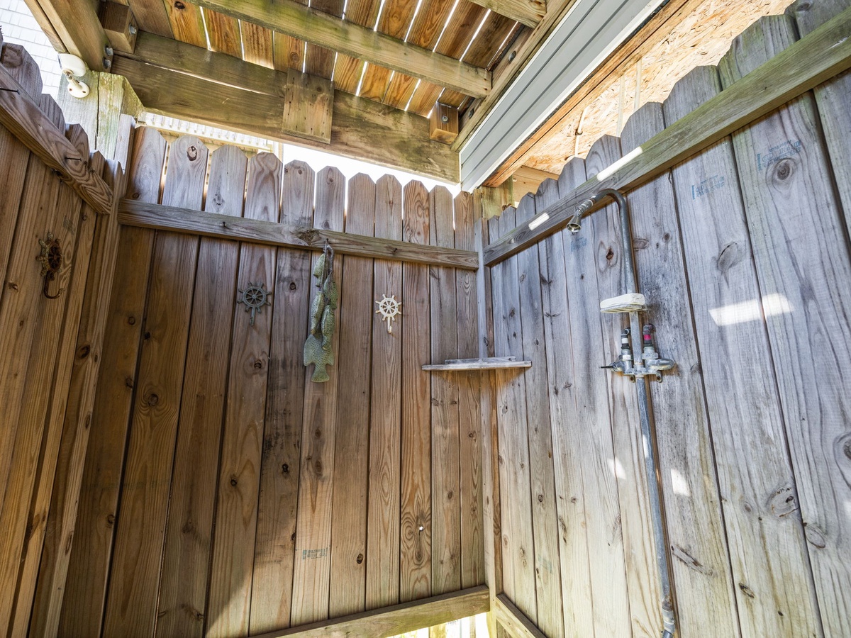 55-web-or-mls-3735 Island Dr. 115