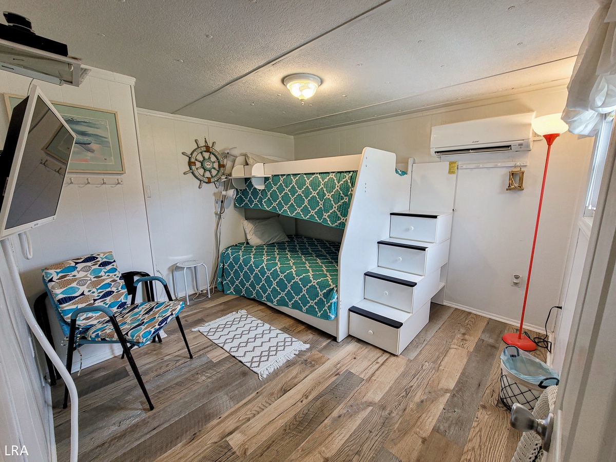 Twin over Double Bunk-08