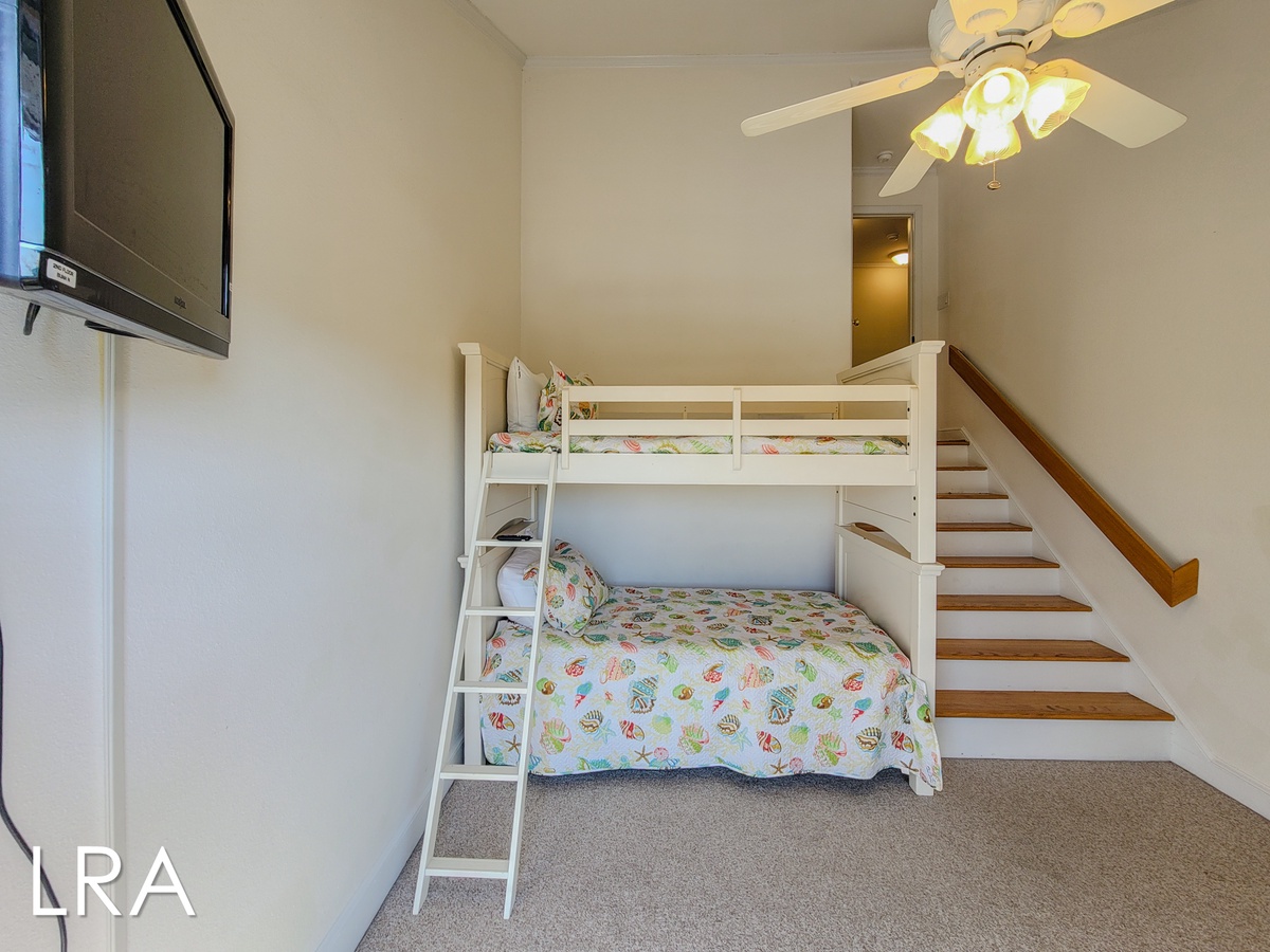 2717 S Shore Dr - Oceanside Manor (90)
