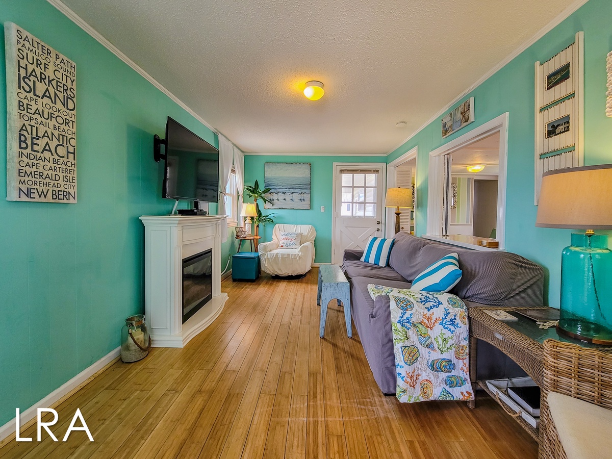 1005-A 1st St (The Cottage [Int Ext]) - watermarked-33