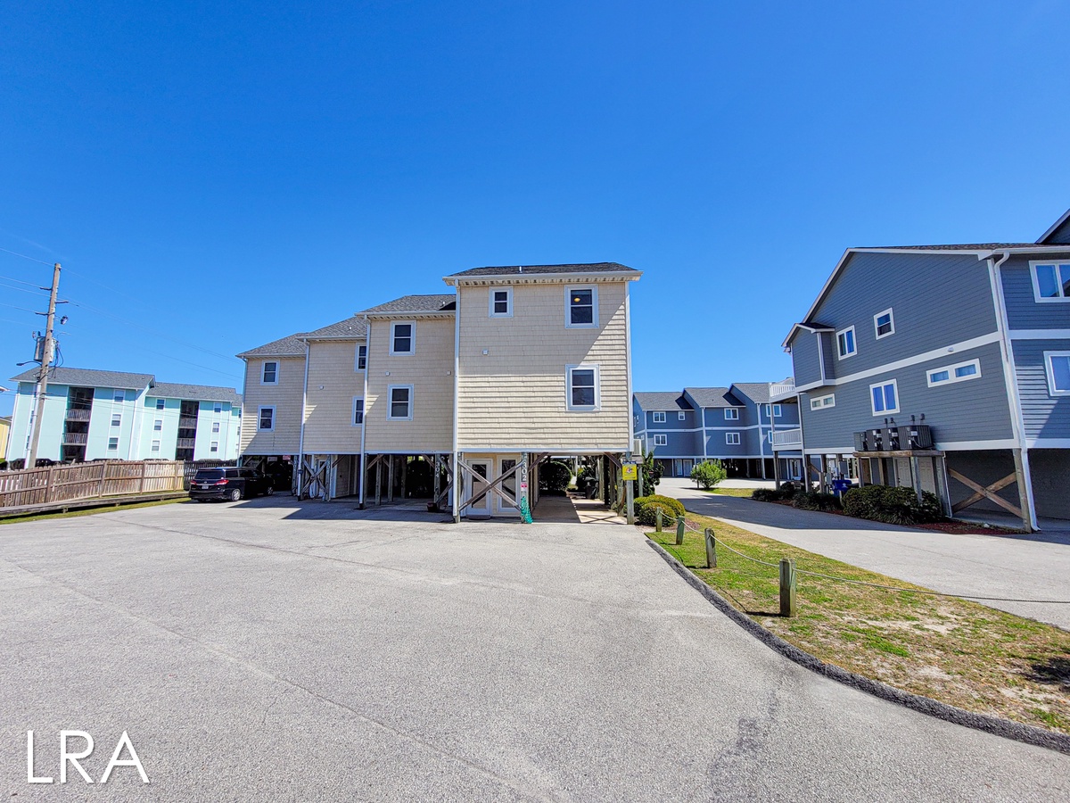 828 N New River Dr #302 (Good Vibrations [Int Ext Aerials]) - watermarked-05