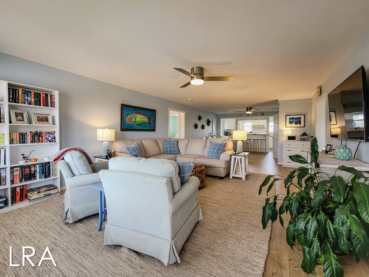 1003 Channel Blvd (Tied Dyed [Int Ext Aerials]) - watermarked-3