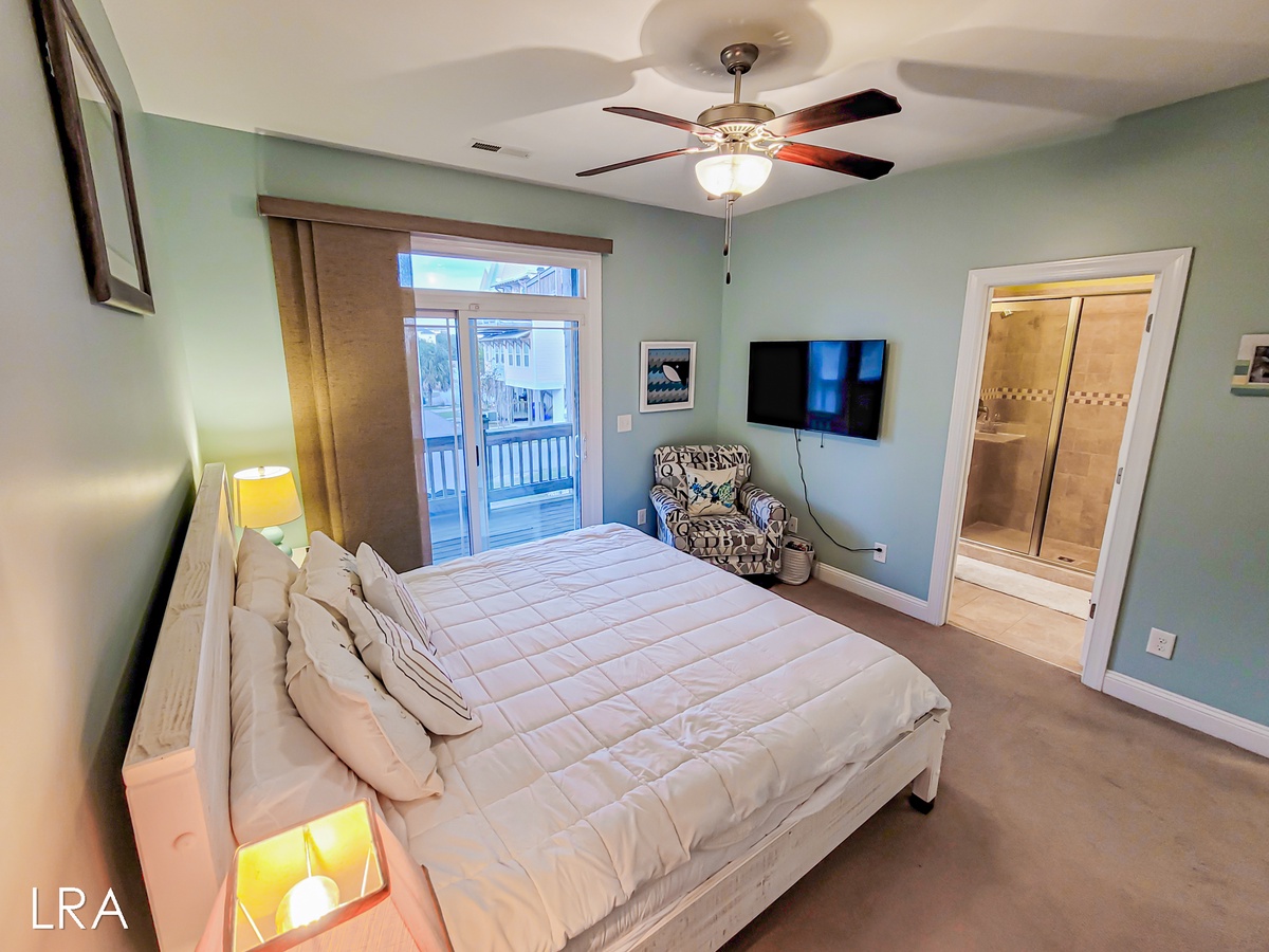 King Bedroom-47