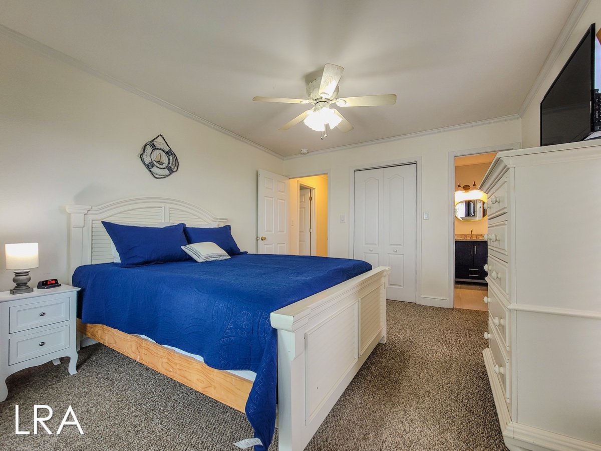 2717-A S Shore Dr (Oceanside Manor - High Tide [Int Ext]) - watermarked-50