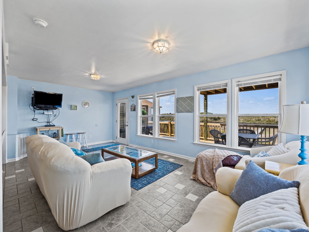 16-web-or-mls-3735 Island Dr. 36