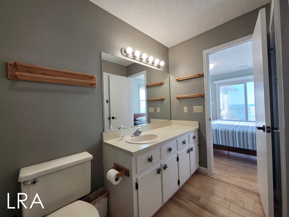 804 S Shore Dr (Beachy McBeach House [Int Ext Aerials]) - watermarked-41