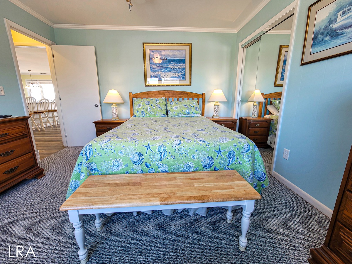 Queen Bedroom-12