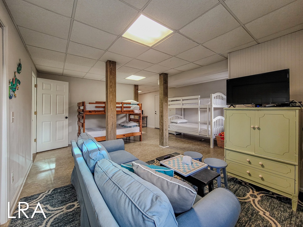 804 S Shore Dr (Beachy McBeach House [Int Ext Aerials]) - watermarked-22