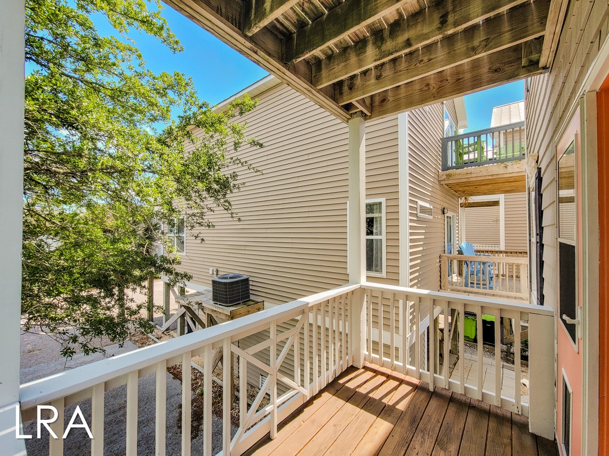 615-E N New River Dr (Coral Cabana [Int Ext Aerials]) - watermarked-31