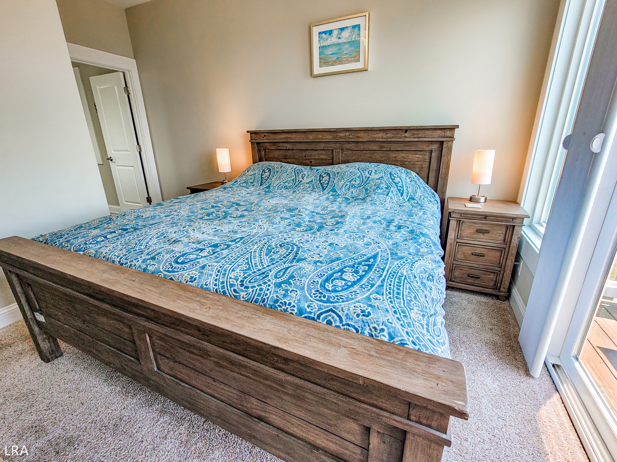 King Bedroom-13