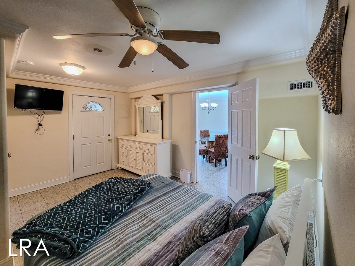 2717-A S Shore Dr (Oceanside Manor - Low Tide [Int Ext]) - watermarked-27
