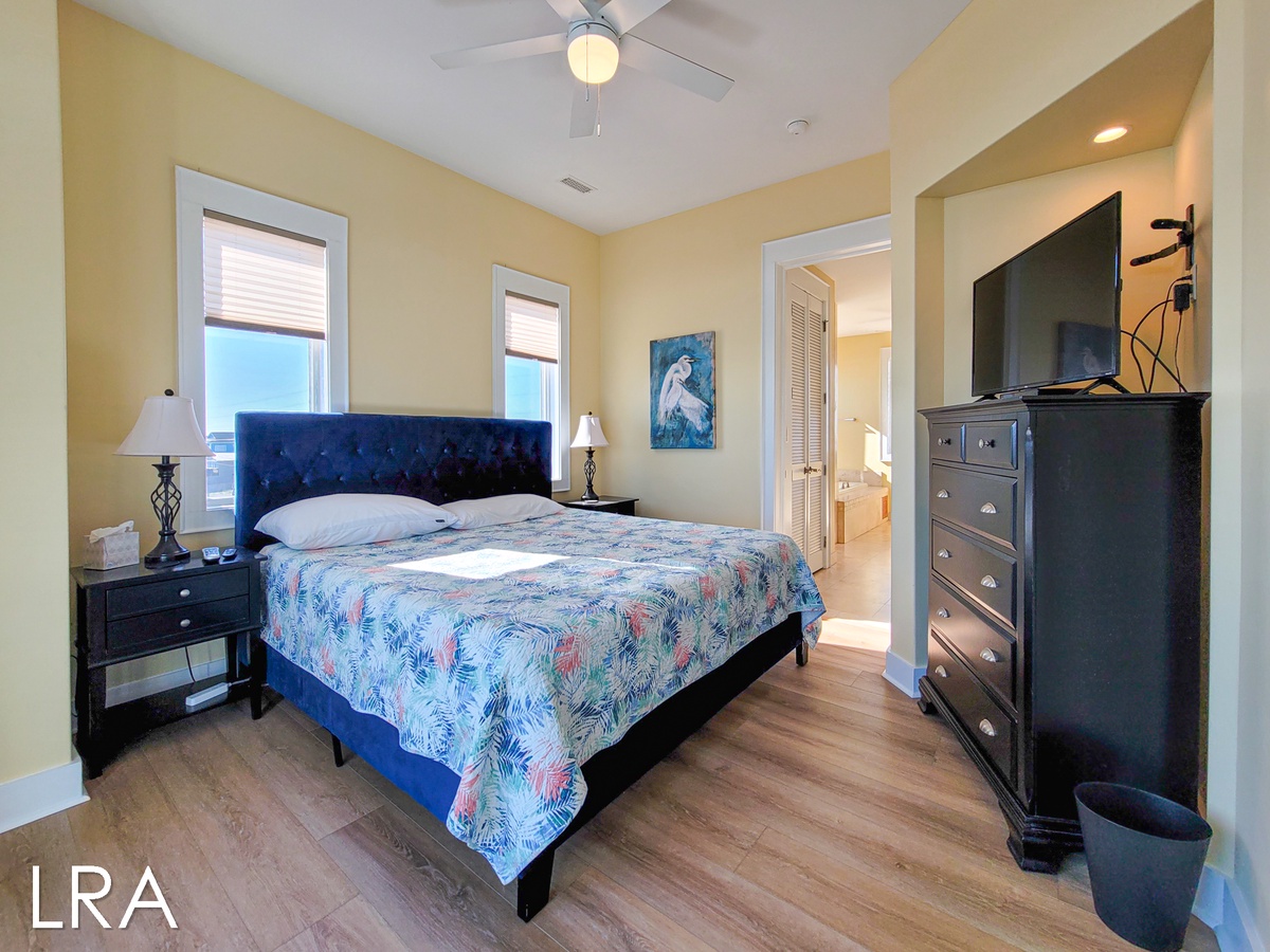 King Bedroom-13