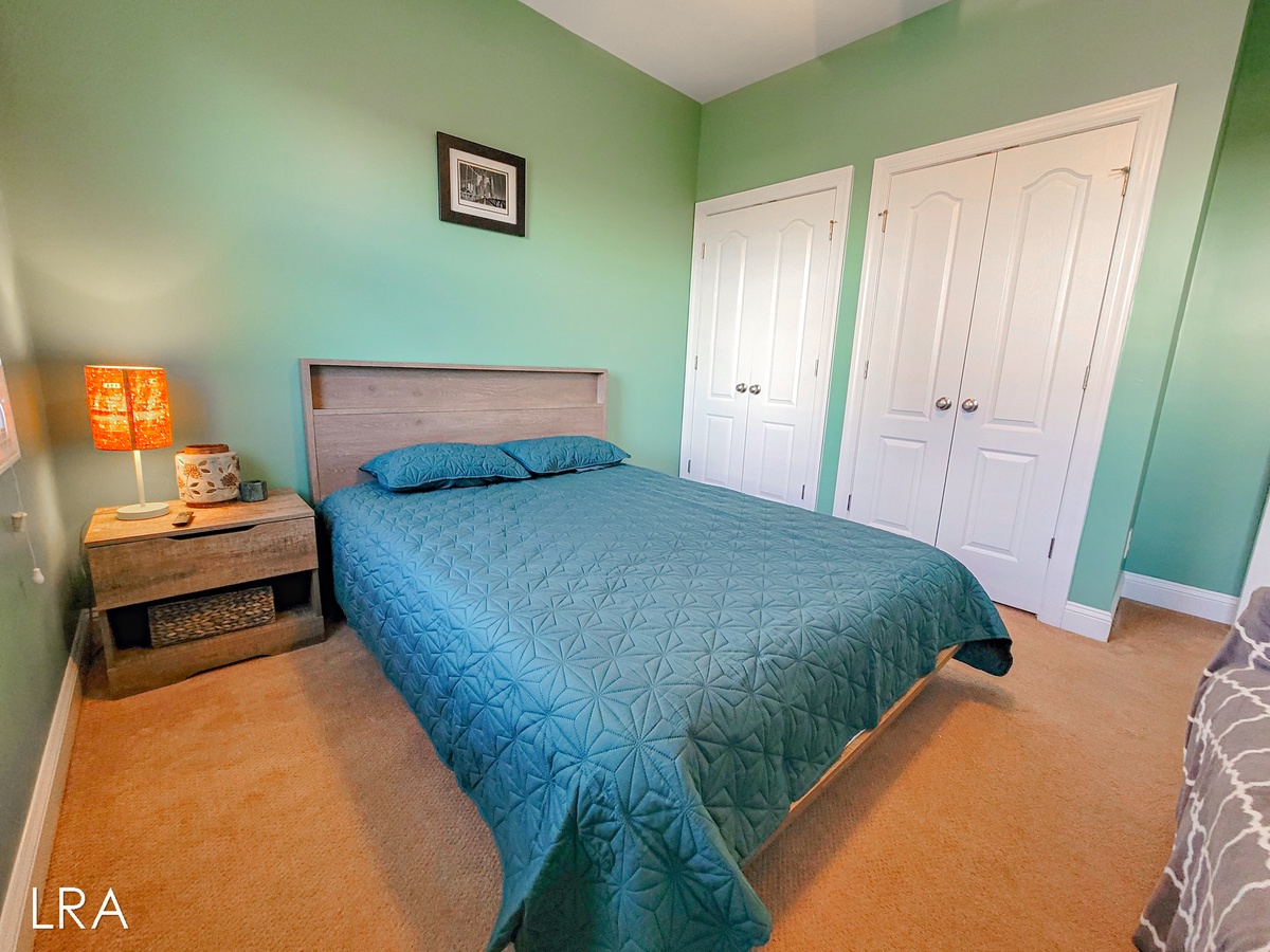 Queen Bedroom-12