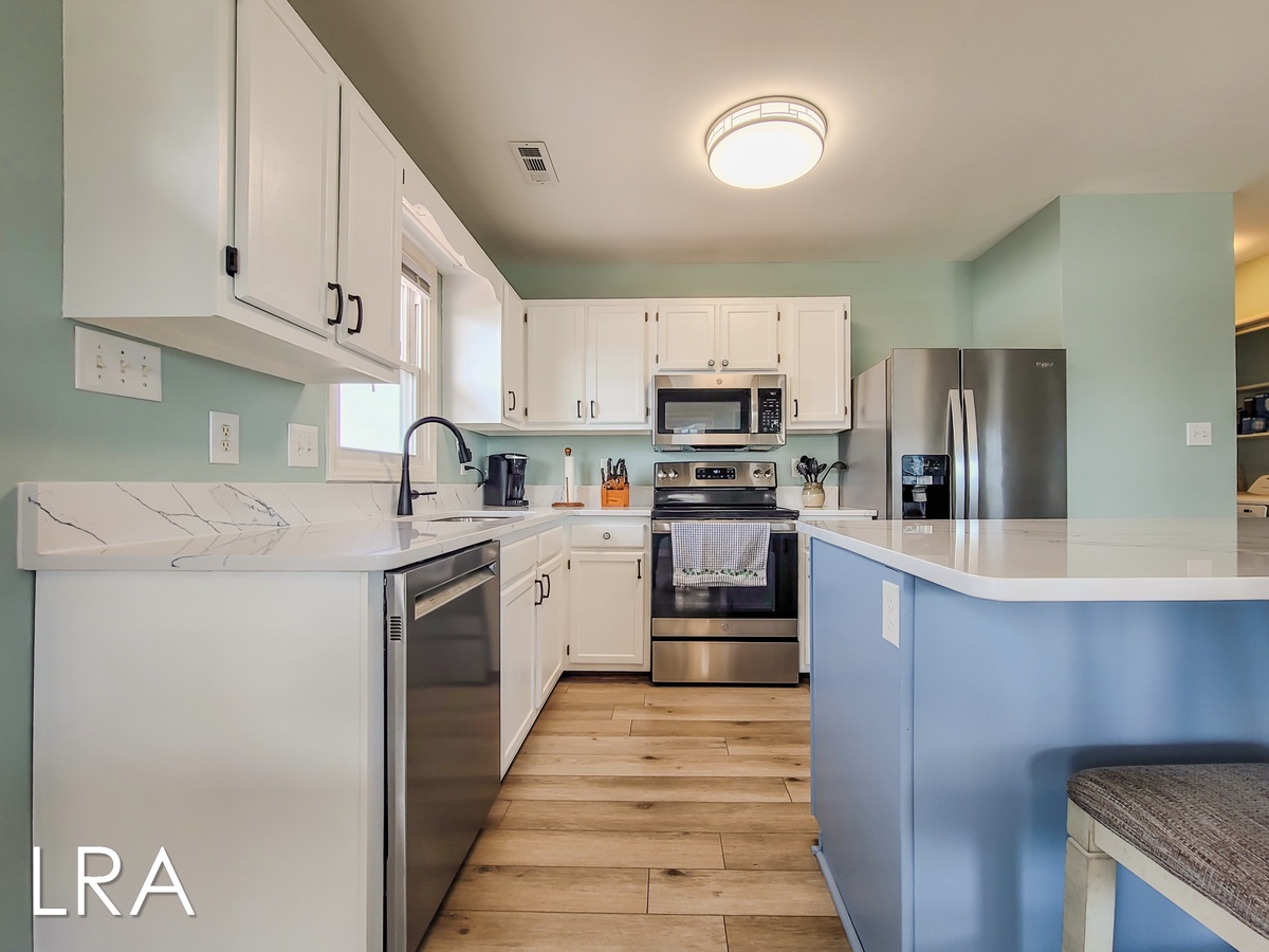 9010 9th St (Painkiller [Int Ext Aerial]) - watermarked-12