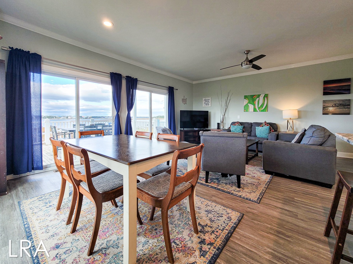 Living/Dining Room -41