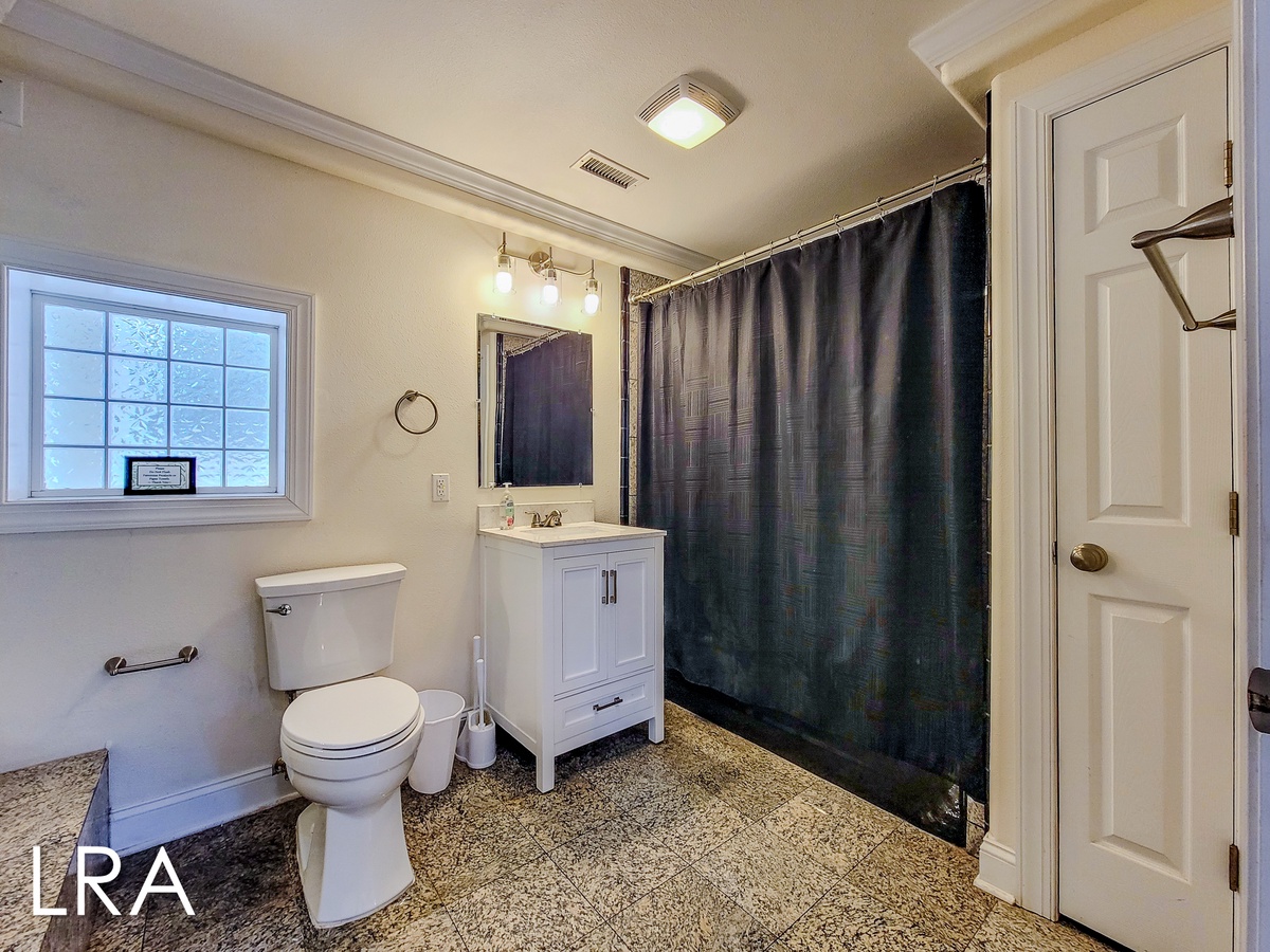 2717 S Shore Dr - Oceanside Manor (124)