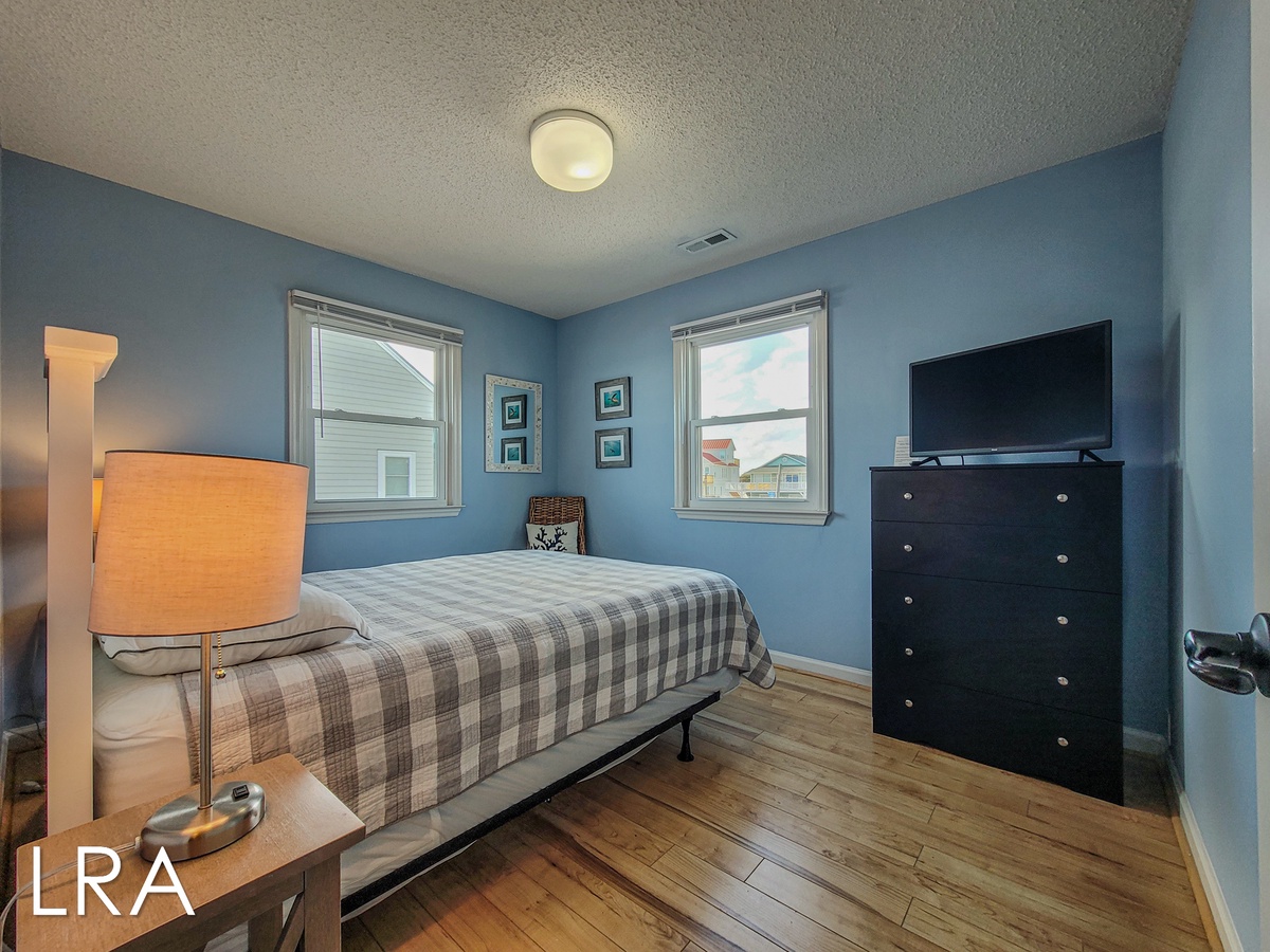 804 S Shore Dr (Beachy McBeach House [Int Ext Aerials]) - watermarked-20