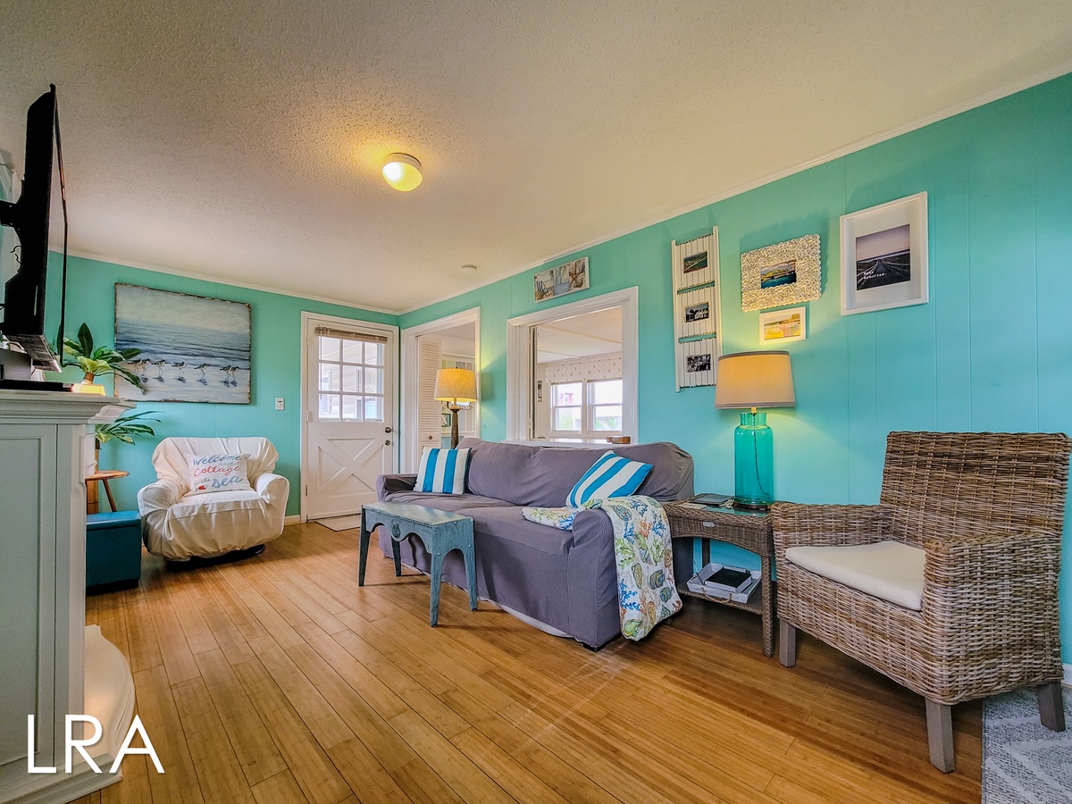 1005-A 1st St (The Cottage [Int Ext]) - watermarked-34