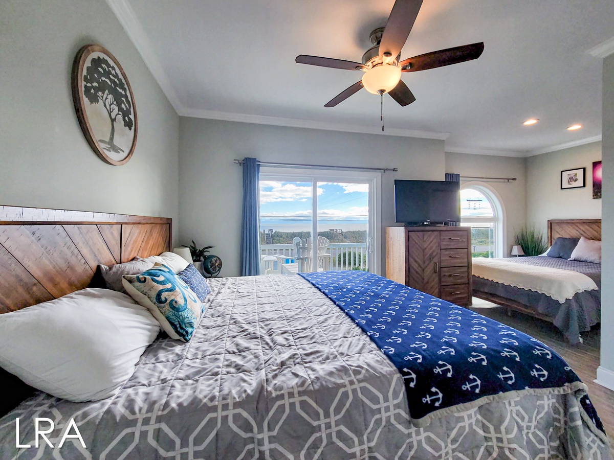 King/Queen Bedroom-28