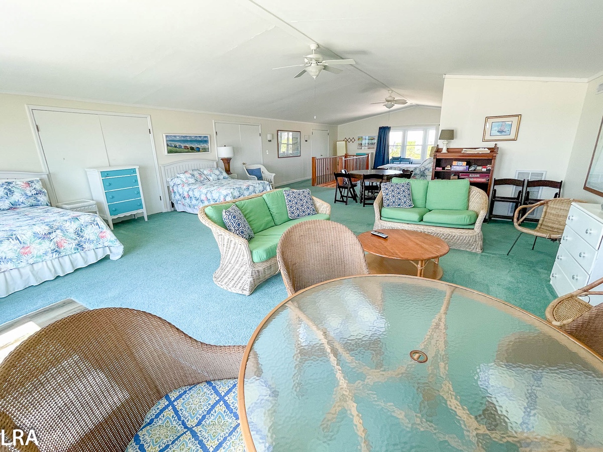 Setting Area/Dining Area/Queen Beds- 33