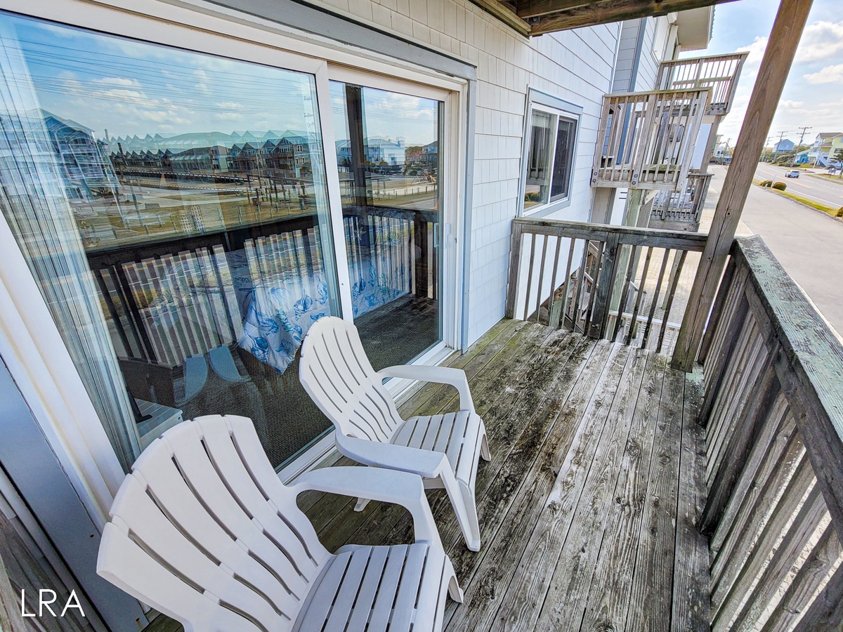 Covered Oceanfront Deck - 41