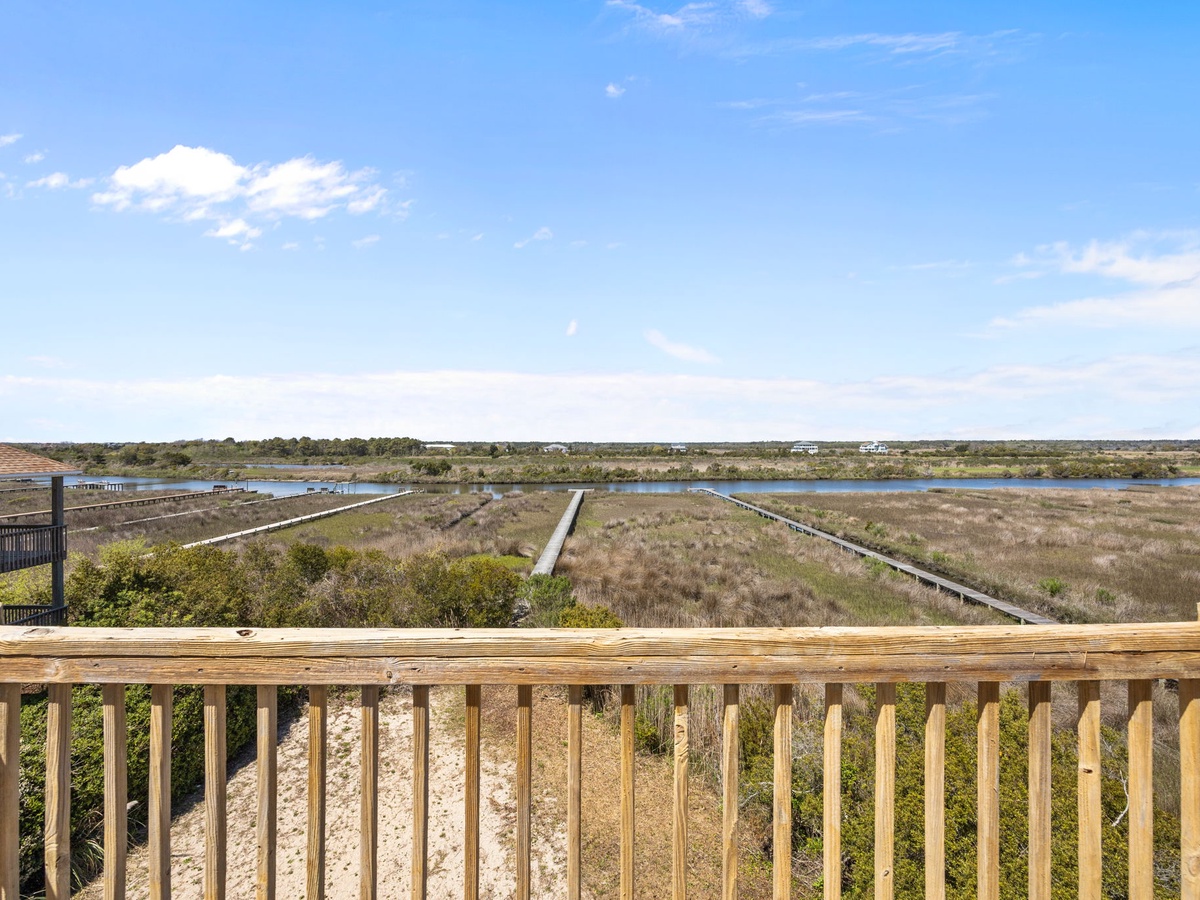 54-web-or-mls-3735 Island Dr. 114