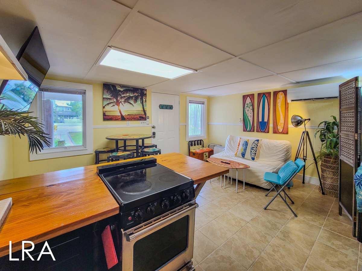1005-B 1st St (The Roost [Int Ext Breezeway]) - watermarked-11