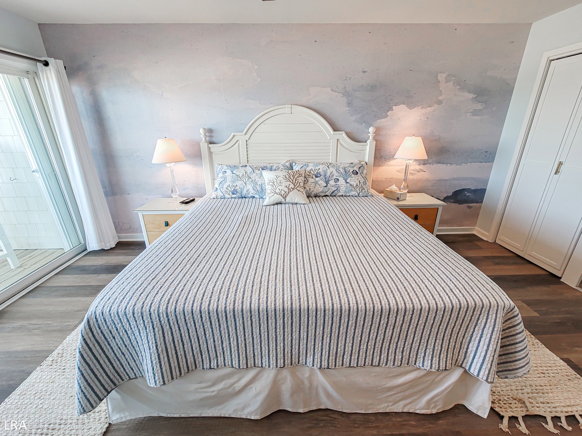 King Bedroom-32