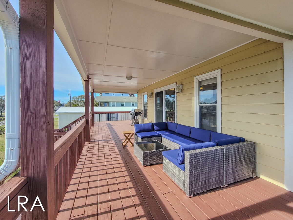 9010 9th St (Painkiller [Int Ext Aerial]) - watermarked-25