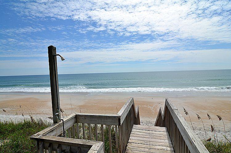 Queen&rsquo;s Grant B-204 - Vacation Rental in Topsail Beach,NC | Lewis 