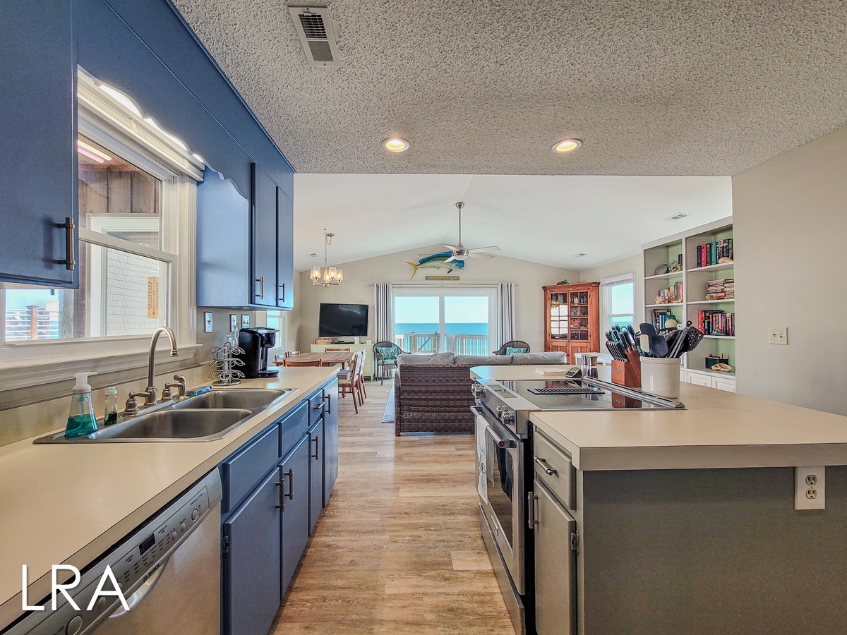 804 S Shore Dr (Beachy McBeach House [Int Ext Aerials]) - watermarked-10